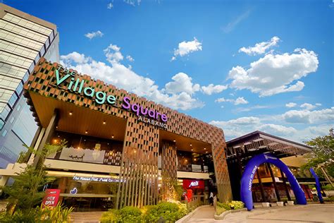 the village square - alabang photos